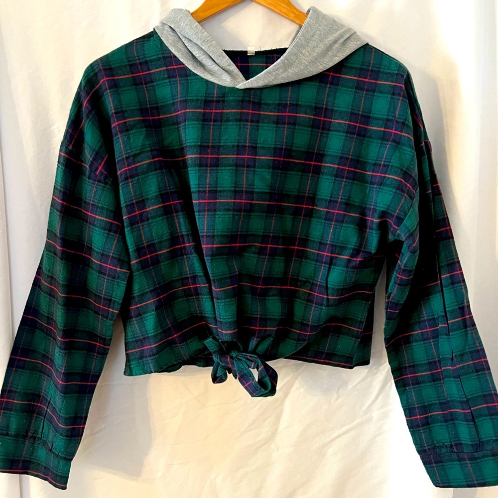 Crop top hoodie! Size large! Never worn!